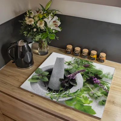 Produktbild von banjado Herdabdeckplatte zweiteilig je 30x52cm groß mit Gummi Abstandshalter, ESG Sicherheitsglas mit Motiv Kräuter [HAP2 10151]