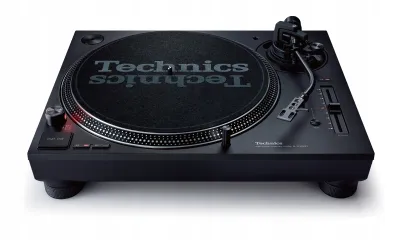 Zdjęcie produktu dla Technics SL-1210 MK7 Gramofon DJ z bezpośrednim napędem Funkcja Reverse