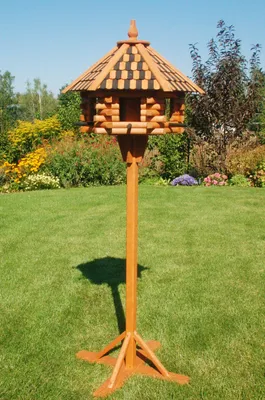 Produktbild von Vogelhaus XXL, Futterhaus 65 x 50 cm imprägniert, Holzschindeldach in schwarz-braun, mit Vogelhausständer, V15 braun XXL