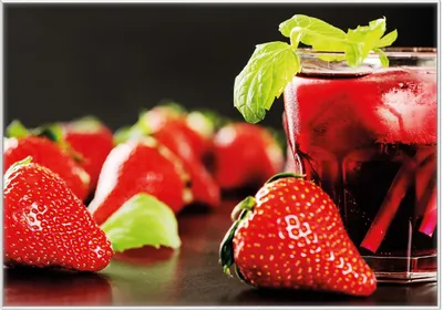 Produktbild von Wallario Wandbild Erdbeer-Mojito - Frische Erdbeeren, Größe: 70,30 x 100,30 cm, Poster mit weißem Kunststoffrahmen