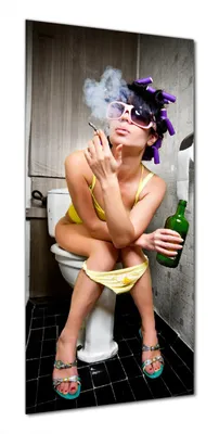 Produktbild von Wallario selbstklebende Duschrückwand 70 x 190 cm mit Motiv Kloparty - Sexy Frau auf Toilette Zigarette & Schnapsflasche - farbig - Wandverkleidung mit Hochglanzlaminat in Glasoptik
