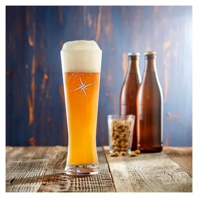 Produktbild von Personalisierbares Weizenbierglas mit Kompassgravur, 0,5 l