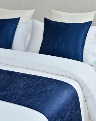 Obrázok produktu pre Elegantná obliečka na posteľ – tmavomodrá, 210x50 cm, vyrobená z látky, ktorá sa nemačkrá