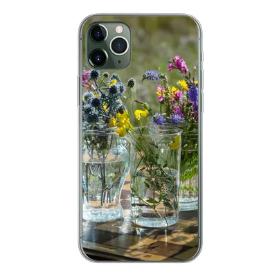 Produktbild von MuchoWow® Handyhülle Schutzhülle Hülle für iPhone 11 Pro Max Vase - Blumen - Farben Silikon Softcase Handy Hülle - Schutz