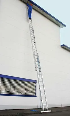 Produktbild von Günzburger Steigtechnik Sprossen-Seilzugleiter 3tlg. mit nivello-Traverse 3 x 18 Sprossen - 022418