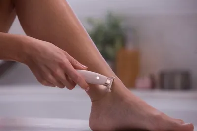 Obrázok produktu pre Bezdrôtový holiaci strojček s pohyblivou čepeľou, nabíjateľný cez USB
