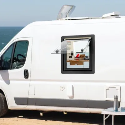 Produktbild von Ausstellfenster für Wohnmobile 450x500mm mit Sonnenschutz und Insektenschutzgitter