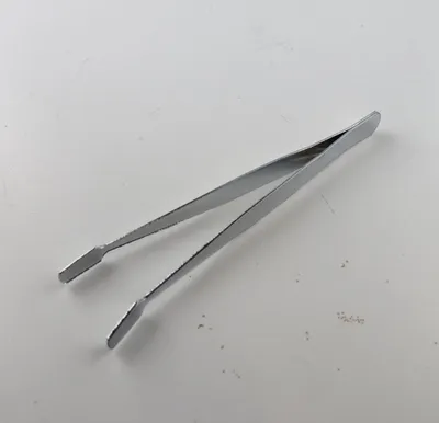 Image de 1 pince à épiler électronique pour horloger, modélisme / Type : pince plate courbée, 110 mm