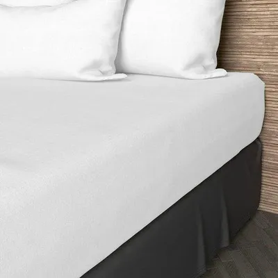 Obrázek produktu pro Unyqoos® Extra měkké prostěradlo na napínací matrace – 100% bavlna, bílá barva, rozměry 160 x 200 cm, výška rohů 30 cm pro perfektní přizpůsobení, prodyšné a pratelné do 60°C, hustota tkaní 57