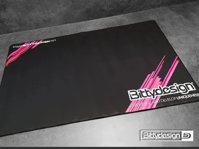 Immagine prodotto di Tappetino da tavolo antiscivolo, grafica del logo 2018, 100x63cm