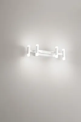 Obrázek produktu pro Kovová LED nástěnná lampa, matně bílá, 24 W, 3000 K, moderní geometrický design pro minimalistické interiéry – Perenz