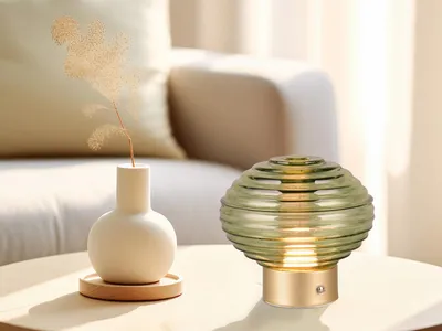 Obrázok produktu pre Dobíjacia stolová lampa EARL sklenená zelená