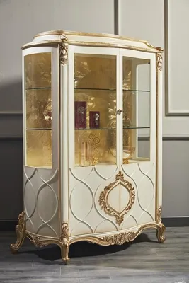 Obrázek produktu pro Casa Padrino barokní vitrína bílá / starozlatá 132 x 57 x v. 201 cm - Nádherná barokní vitrína se 2 dvířky - Barokní nábytek do obývacího pokoje