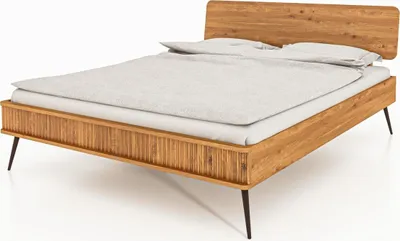 Produktbild von Bett Tula 1 aus Wildeiche massiv 120x200 cm mit Holzkopfteil und Metallbeinen