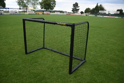 Produktbild von POWERSHOT® Fußballtor - Stadium Black Edition - 1.8m x 1.2m - wetterfestes uPVC - POWERSHOT® BALL inkl.