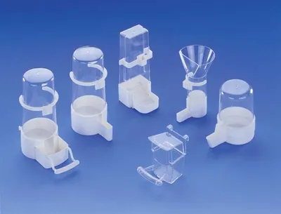 Produktbild von Nobby Futter Spender weiß, Maße: 7,5 x 15,0 x 5,5 cm (siehe Foto links)