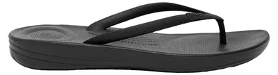 Immagine prodotto di FitFlop - Infradito da donna "IQushion", modello iQushion, con tacco a zeppa, codice prodotto GT40873 (taglia 38 EU), completamente neri, Immagine generata dall'IA