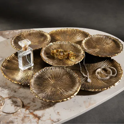 Produktbild von riess-ambiente Handgefertigte XXL Deko Schale ABSTRACT LEAF 45cm gold Metall Aluminium Schmuckablage Dekoschale