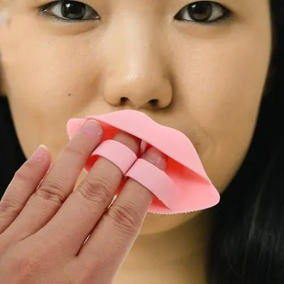 Produktbild von 3-teiliges Lippenpeeling- und Gesichtsbürsten-Set aus Silikon zur sanften Reinigung, Mitesserentfernung und Make-up-Entfernung, Farbe nach dem Zufallsprinzip