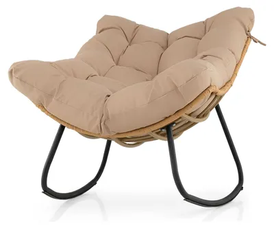 Immagine prodotto di KOMFOTTEU, poltrona a dondolo XXL, realizzata in rattan di polietilene con cuscino extra spesso e struttura in metallo, con una capacità di carico fino a 140 kg, ideale come poltrona relax per giardino, terrazza e balcone, dimensioni: 116 x 88 x 92 cm