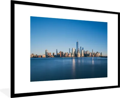 Produktbild von MuchoWow® Gerahmtes Poster New York - Skyline - Blau 90x60 cm - Poster mit Schwarzem Bilderrahmen Wandposter Rahmen Foto Bilder - Wanddekoration - Fotos
