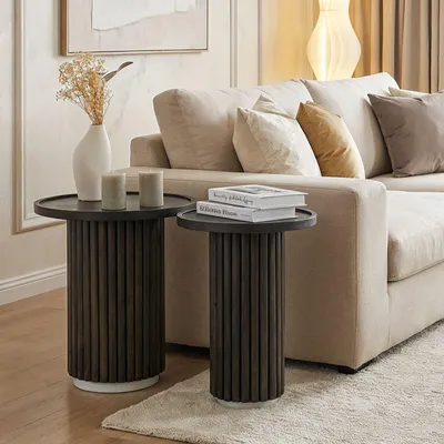Produktbild von SARDA Couchtischset aus massivem Mangoholz, Braun/Weiß - Runder Wohnzimmertisch mit Marmorfuß, Beistelltischset für elegante Akzente, Kleine Tische im Set ideal als Coffee-Table
