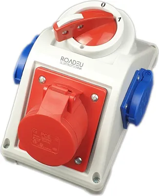 Produktbild von RoadEu Kombi Wandsteckdose 16A 5P, 2x Schuko 230V und Hauptschalter 0-1 mit Blockade