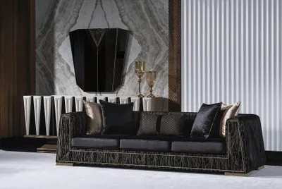 Productafbeelding van Elegant, zwarte 4-persoonsbank met stoffen bekleding en houten frame