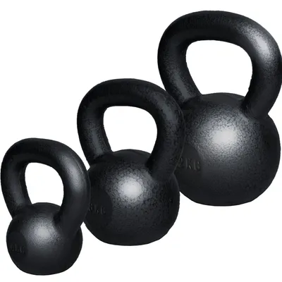 Produktbild von GORILLA SPORTS® Kettlebell - 24kg Set, 4kg + 8kg + 12kg Gewichte, Gusseisen, Bodenschonend, Schwarz - Kugelhantel, Schwunghantel, Kugelgewicht, Rundgewicht, Krafttraining