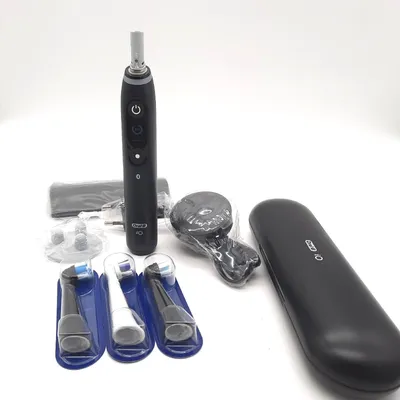Produktbild von Oral B elektrische Zahnbürste Dental Care iO Series 7 Plus Edition Schonend effektiv für strahlendes Lächeln