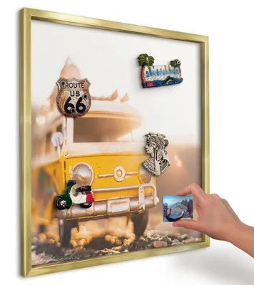 Produktbild von Magnettafel 50x50 cm mit goldenem Rahmen - Magnetische Metalltafel, Magnetpinnwand zur Wandmontage für Wohnzimmer, Küche, Flur, Kinderzimmer und Büro - Retro-Reisen