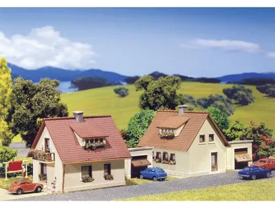 Imagen del producto de FALLER 232226 - Escala N - 2 casas unifamiliares con garajes [Juguete]