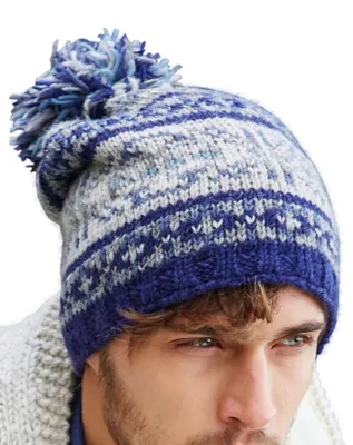 Produktbild von Handgemachte Wollmütze mit Pompon für den Winter