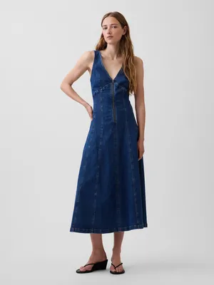 Produktbild von GAP Dunkelblaues ärmelloses Midi Jeanskleid aus Baumwolle mit V-Ausschnitt, ausgestellt