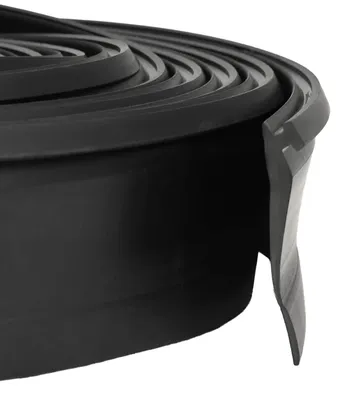 Obrázok produktu pre vidaXL Tesnenie pre garážové brány, čierna, 52 x 2 mm, 5,5 m, PVC