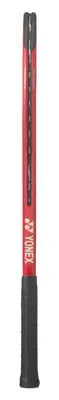 Image de YONEX VCORE PLAY, couleur rouge rubis, modèle 2026, poids : 265 grammes.