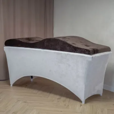 Produktbild von Wellen-Matratze (curved lash bed topper) mit Memory-Schaum und velours Bezug | Für Wimpernverlängerung, PMU & Kosmetikbehandlungen |180x60 dark-brown
