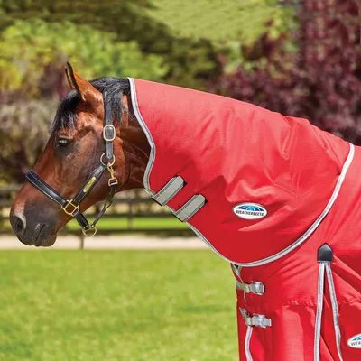 Produktbild von Weatherbeeta Comfitec Classic Neck Rug Medium 220g - red/silver/navy, M