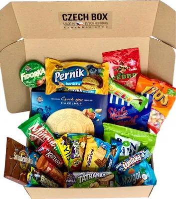 Produktbild von CzechBox Classic - Leckere Box mit 20 sorgfältig ausgewählten tschechischen Snacks und Süßigkeiten.