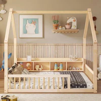 Obrázok produktu pre Postel v tvare domu, rozmery 140x200 cm, drevená, s úložnými priehradkami a bezpečnostnou zábranou (prírodná farba)