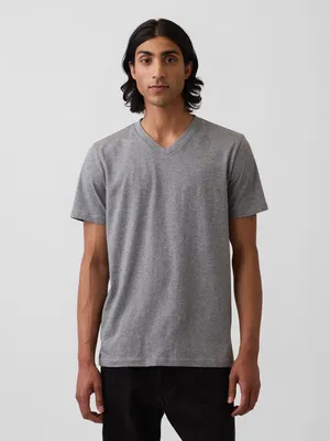 Produktbild von GAP Herren Basic T-Shirt V-Ausschnitt Kurzarm aus weichem Baumwollstrick Größe M