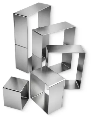 Image de Lot de 5 emporte-pièces rectangulaires pour la cuisine et la pâtisserie. La forme rectangulaire est idéale pour découper et portionner la pâte, les biscuits, les sandwichs, les fruits et le fromage. Les emporte-pièces sont réutilisables.
