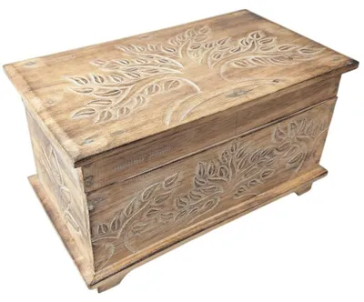 Imagen del producto de Caja de madera con motivo de la "árbol de la vida" tallado a mano
