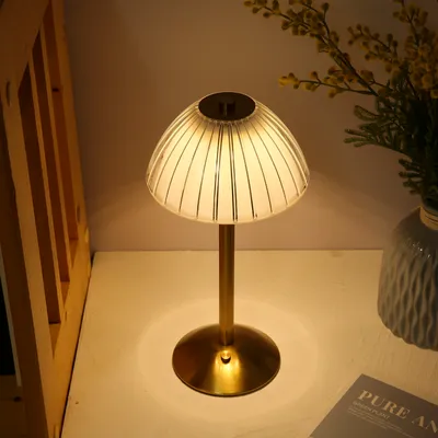 Produktbild von Kabellose Tischlampe Gold LED wiederaufladbare Schreibtischlampe mit Touch Control, Dimmbar 3 Lichtfarben Nachttischlampe Leselampe Tischleuchte für Wohnzimmer Schlafzimmer Bars Restaurants Cafe