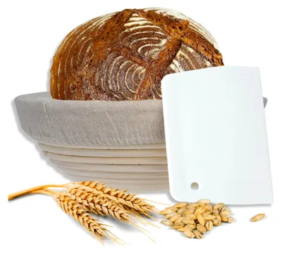 Produktbild von Gärkörbchen und Teigschaber – Gärkorb aus natürlichem Peddigrohr (rund, 22 cm) mit Leineneinsatz und rostfreien Klammern