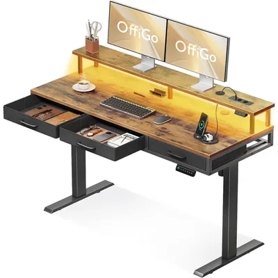 Obrázok produktu pre Elektrický písací stôl s zásuvkami, výškovo nastaviteľný (140 cm), s držiakom na monitor, zásuvkami a LED osvetlením, hnedý, 140 x 54 cm