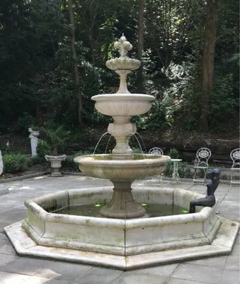 Produktbild von Casa Padrino Barock Springbrunnen mit Umrandung Grau Ø 350 x H. 280 cm - Gartenbrunnen - Gartendeko Brunnen - Prunkvolle Barock Garten Deko Accessoires