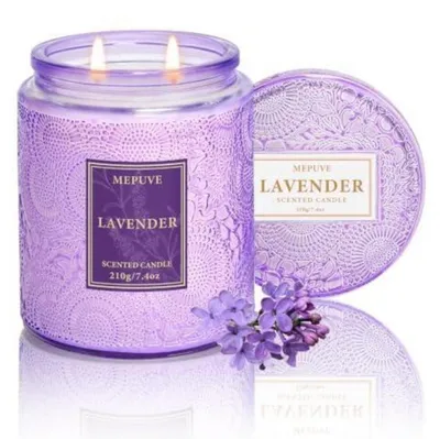 Productafbeelding van Geurkaars lavendel in glas, 210g. Gemaakt van sojawas, met 2 katoenen lonten. Brandduur tot 50 uur. Ideaal als cadeau voor vrouwen