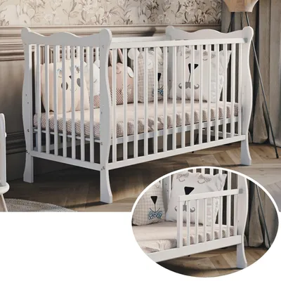 Produktbild von Babybett Julia 60x120 cm – weiß, mit Schutzgitter und Schaumstoffmatratze