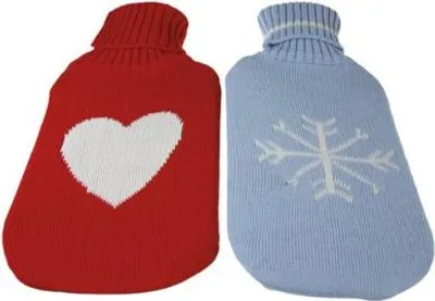 Produktbild von Wärmflasche mit Rollkragen-Pullover-Bezug>>>>Farbe: hellblau